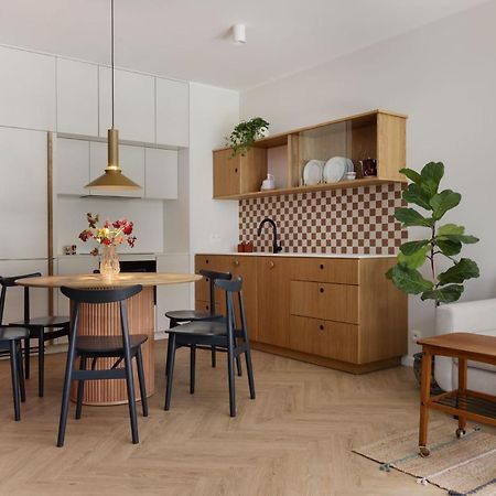 Solidarnosc Three Bedrooms & Garden Apartment Gdansk Bagian luar foto